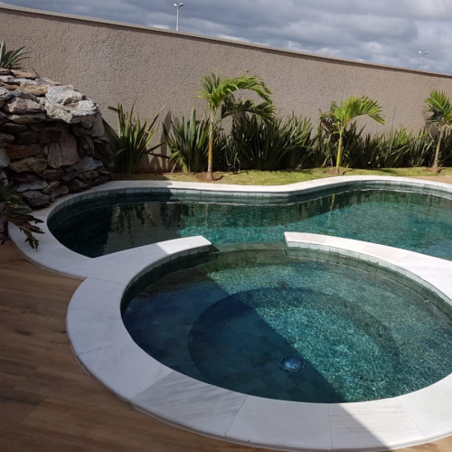 Pedras para jardinagem e cascatas